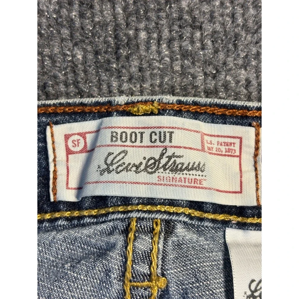 Levi's Jeans‎ Women's 18 Blue Denim Stretch Streetwear Medium Wash Bootcut Leg